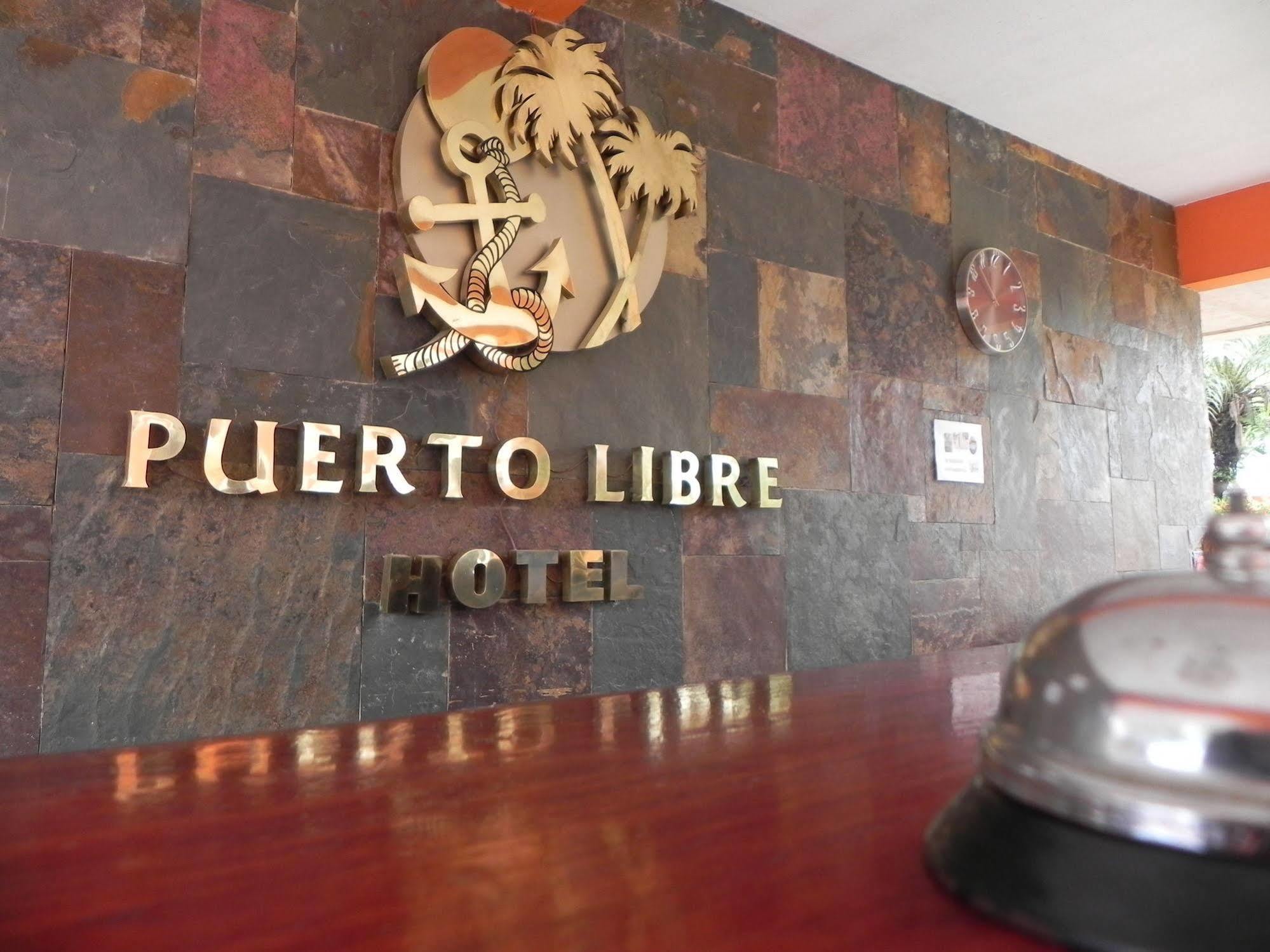 Hotel Puerto Libre Puerto Barrios Exterior photo